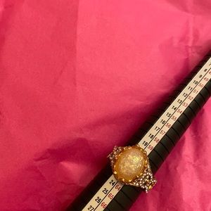 Opal  large cream color stone set like a crown 👑 and crystal all around finger